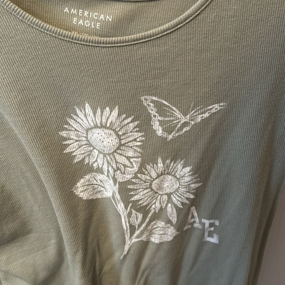 New condition Cropped ribbed baby tee sage green American Eagle butterfly print - Picture 2 of 3